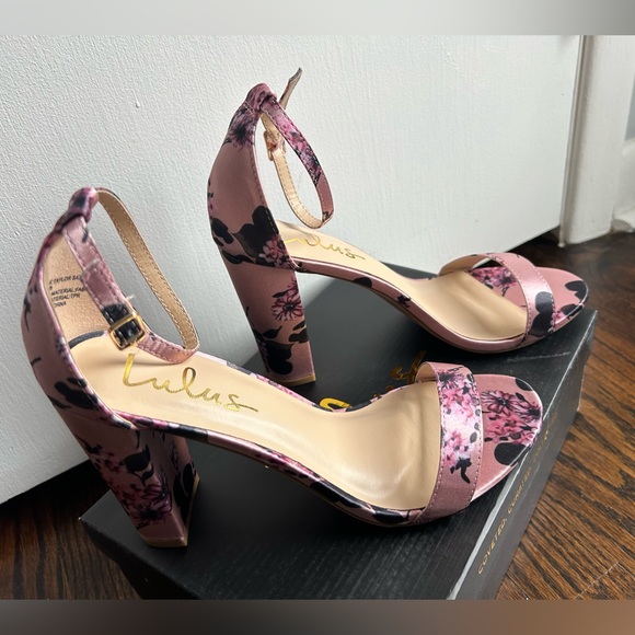 NIB Lulus Taylor Satin Floral Heel- Size 8 - Picture 3 of 6